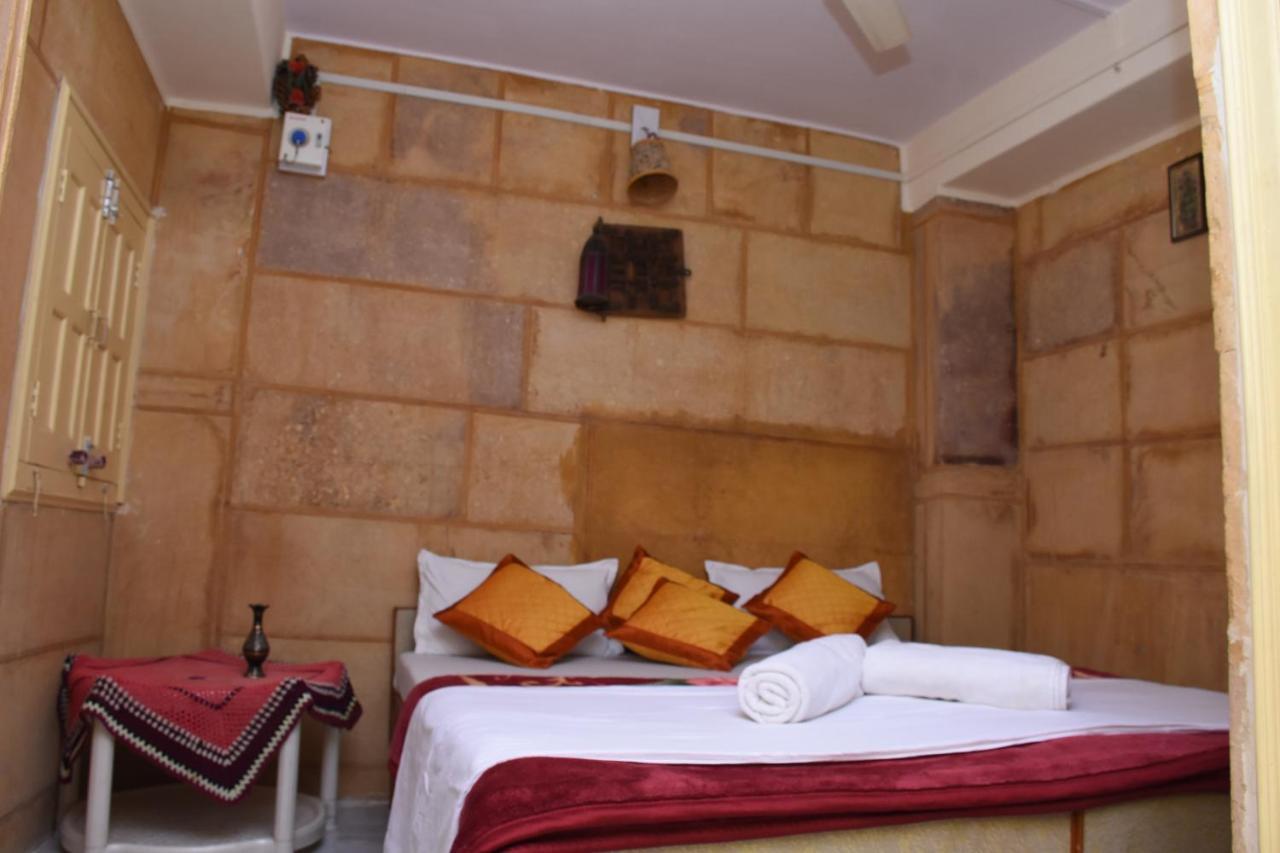 Rumi'S Home Stay Джайсалмер Екстериор снимка
